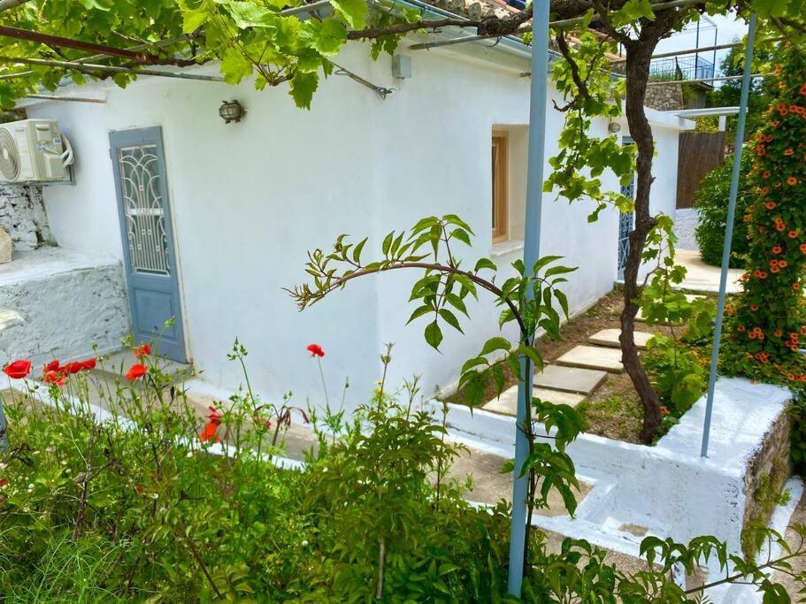 Stylish Vathy Studio With Sea View Εξωτερικό φωτογραφία