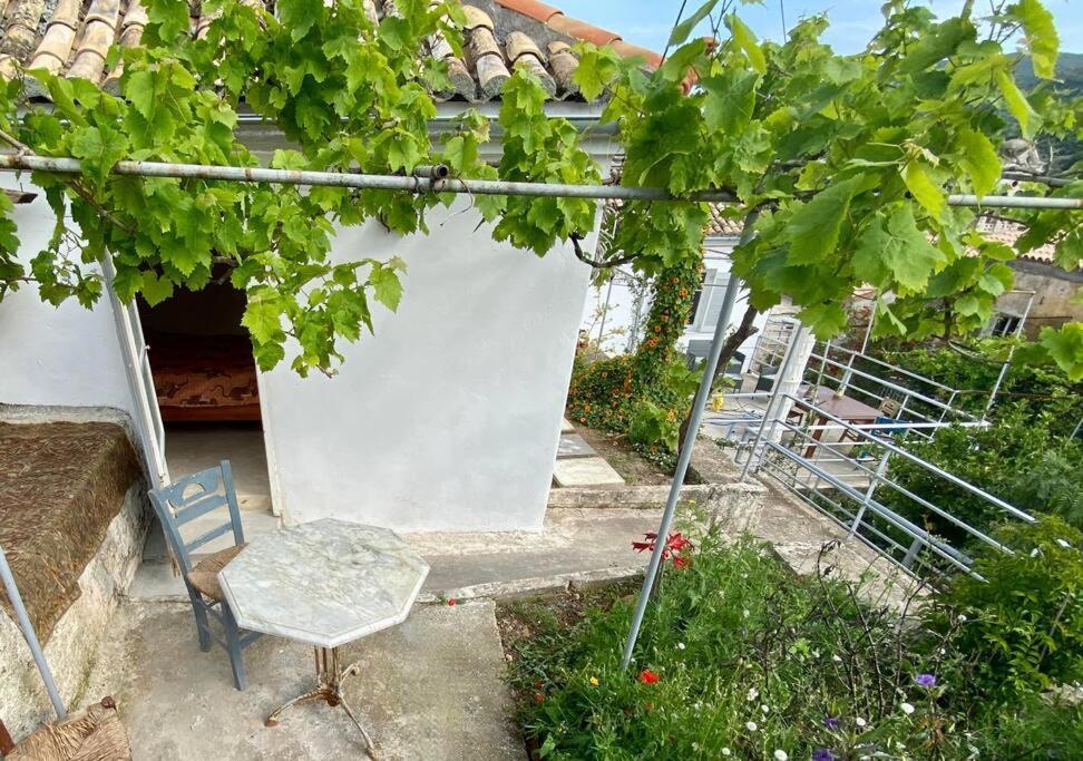 Stylish Vathy Studio With Sea View Εξωτερικό φωτογραφία