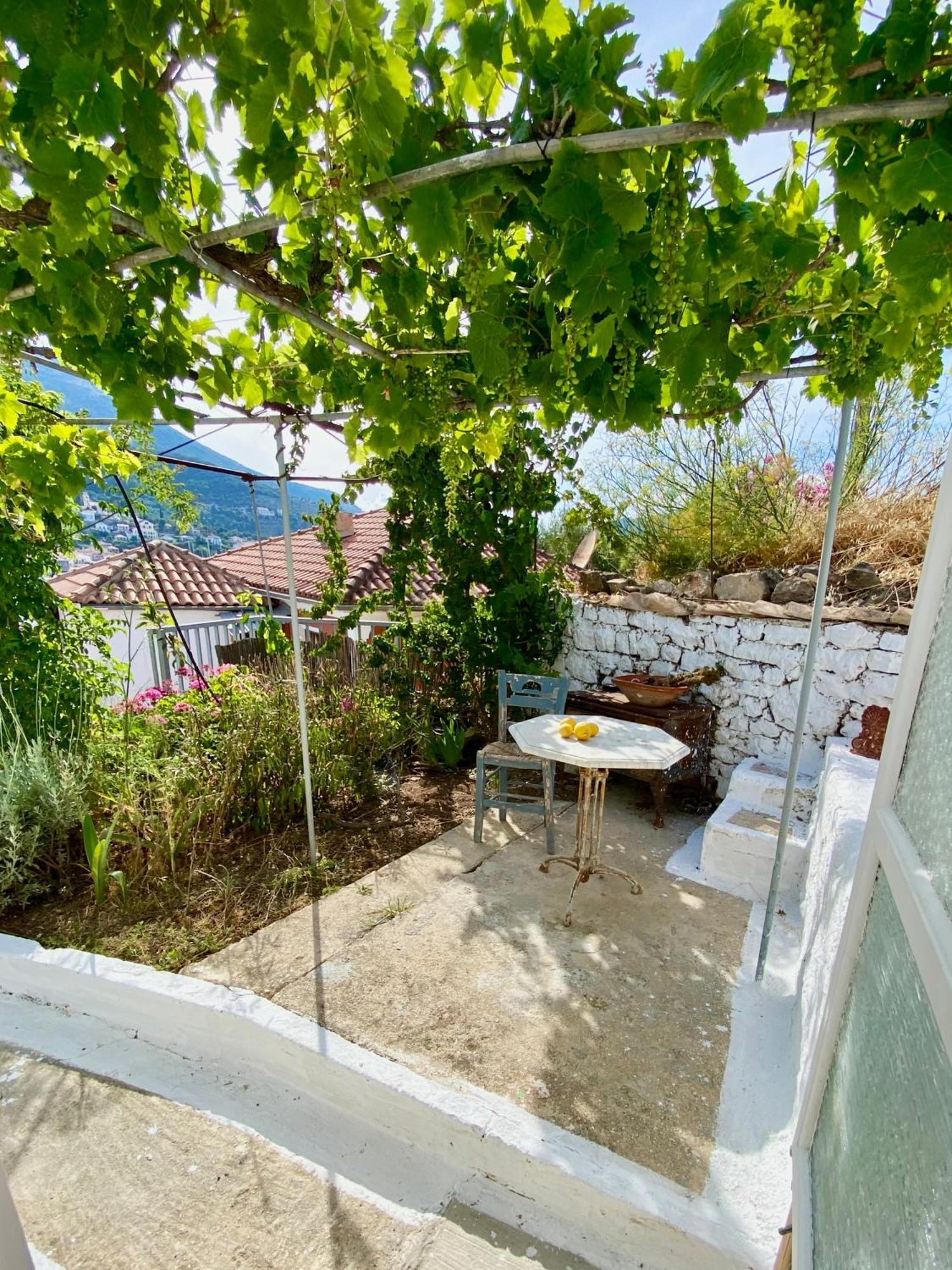 Stylish Vathy Studio With Sea View Εξωτερικό φωτογραφία